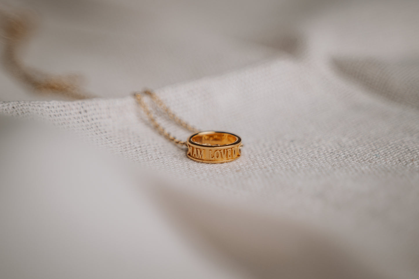 Gold pendant and chain